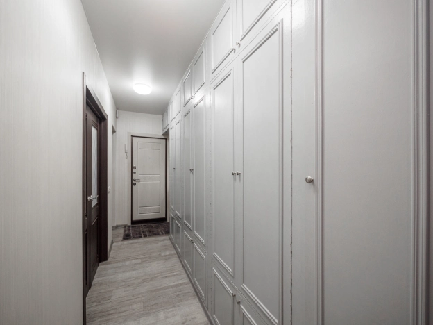 Купить трехкомнатную квартиру в Омске. Вариант № 2105937, 19, площадь -  квм, цена 6900000 рублей