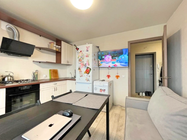 Купить однокомнатную квартиру на улице Заводская в Вологодской области. Вариант № 9976349, 8, площадь -  квм, цена 3300000 рублей