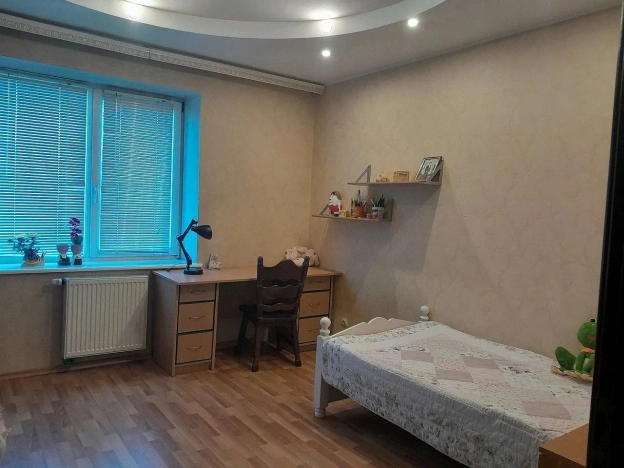 Купить трехкомнатную квартиру в районе Центральный в Калининграде. Вариант № 30513, 9, площадь -  квм, цена 10290000 рублей