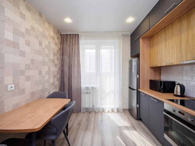 Купить однокомнатную квартиру в Омске. Вариант № 3994210, 7, площадь -  квм, цена 5999000 рублей