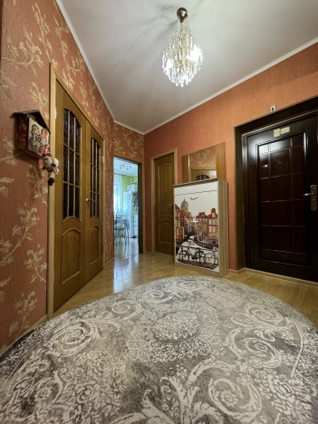 Купить двухкомнатную квартиру на улице Ангарская в Волгограде. Вариант № 12174, 12, площадь -  квм, цена 5500000 рублей