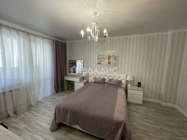 Купить трехкомнатную квартиру в Ростовской области. Вариант № 1795892, 6, площадь -  квм, цена 17200000 рублей