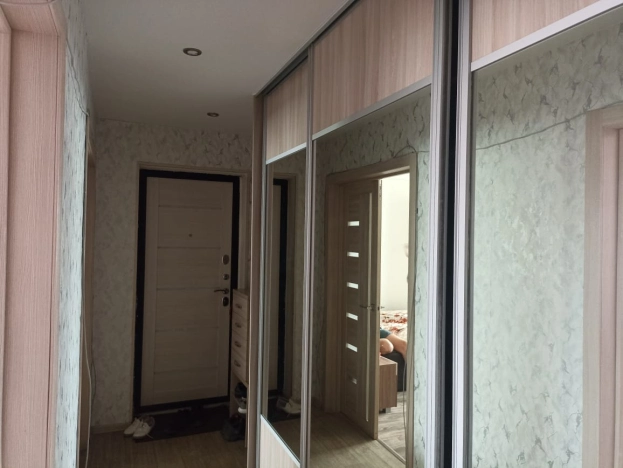 Купить трехкомнатную квартиру в Микрорайоне 18-й, Ленинский район в Кемерове. Вариант № 2465498, 2, площадь -  квм, цена 5900000 рублей