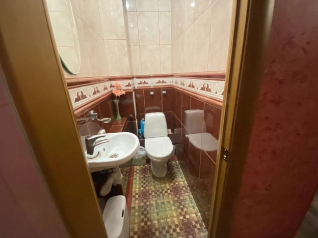 Купить трехкомнатную квартиру на улице проезд Алексея Афанасьева в Петрозаводске. Вариант № 6830844, 15, площадь -  квм, цена 10200000 рублей