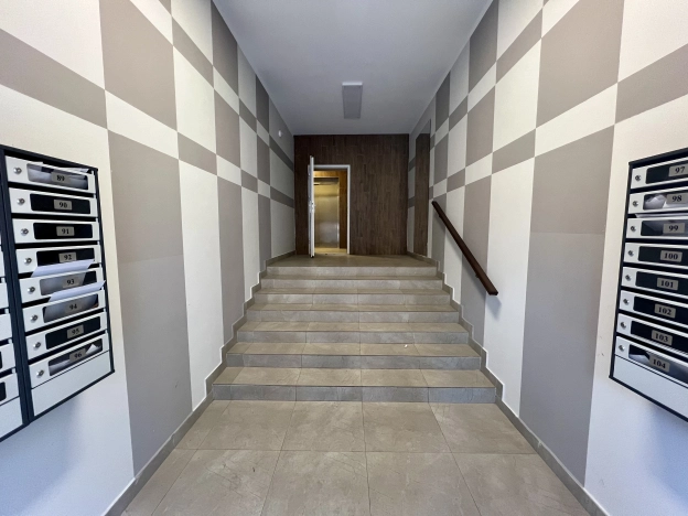 Купить однокомнатную квартиру на улице Коммунистическая в Калининграде. Вариант № 8132, 19, площадь -  квм, цена 4950000 рублей