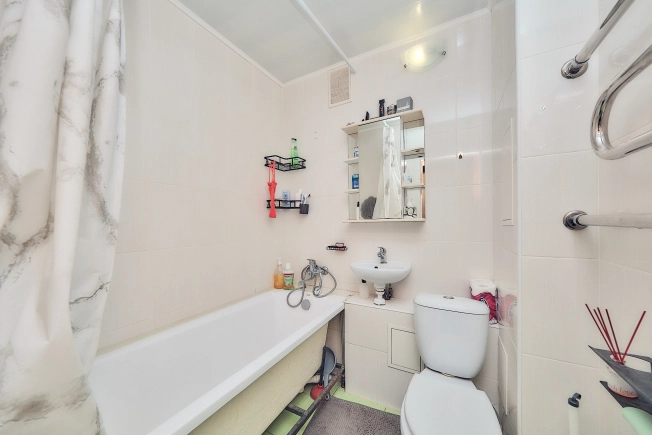 Купить однокомнатную квартиру в районе Железнодорожный в Рязани. Вариант № 57822, 4, площадь -  квм, цена 3200000 рублей