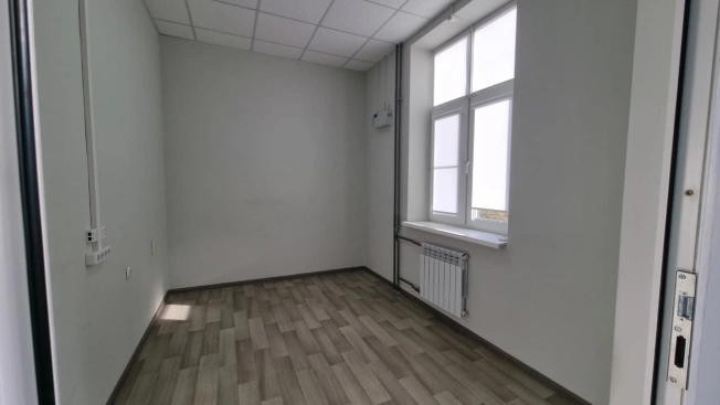 Снять коммерческую недвижимость в Ростове-на-Дону. Вариант № 10283163, 7, площадь -  квм, цена 500000 рублей