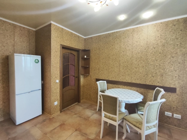 Купить квартиру на улице Октябрьская в Белгороде. Вариант № 6878332, 4, площадь -  квм, цена 9350000 рублей