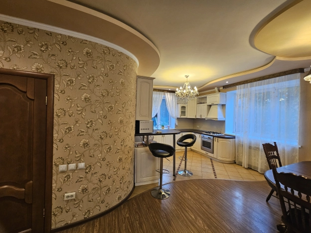 Купить дом на улице Георгия Маляревского в Тобольске. Вариант № 5111286, 4, площадь -  квм, цена 15400000 рублей