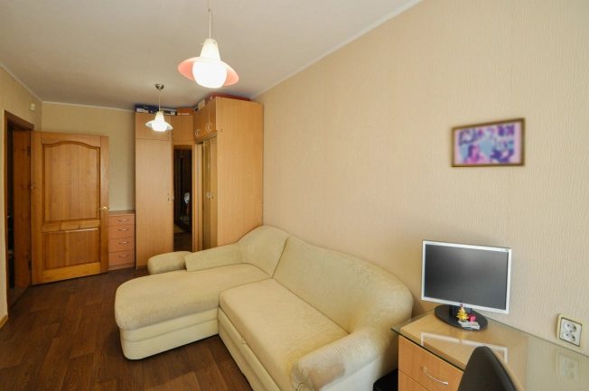 Купить трехкомнатную квартиру в районе Ленинский в Новосибирске. Вариант № 54252, 12, площадь -  квм, цена 8900000 рублей