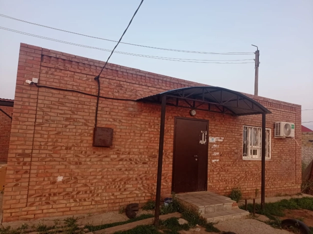 Купить коммерческую недвижимость в Элисте. Вариант № 1062087, 0, площадь -  квм, цена 2300000 рублей