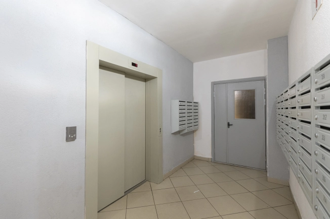 Купить двухкомнатную квартиру на вторичке в Мытищах. Вариант № 13269, 34, площадь -  квм, цена 9300000 рублей