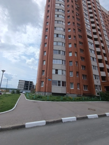 Купить однокомнатную квартиру на улице Нижняя Дуброва в Владимире. Вариант № 23998, 14, площадь -  квм, цена 5200000 рублей