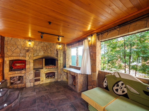 Купить дом в Микрорайоне Порт-Артур в Омске. Вариант № 2580432, 9, площадь -  квм, цена 20000000 рублей