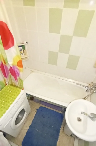 Купить комнату в Омске. Вариант № 8140031, 10, площадь -  квм, цена 1900000 рублей