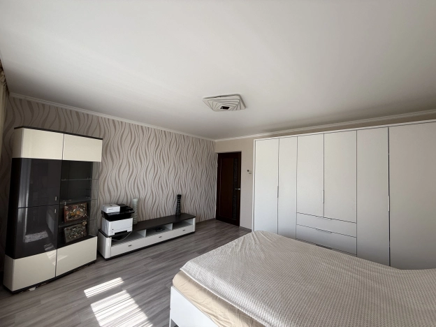 . Вариант № 3435832, 9, площадь - 81 квм, цена 9400000 рублей