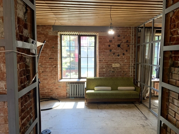 Купить четырехкомнатную квартиру в Воронеже. Вариант № 51976, 3, площадь - квм, цена 9700000 рублей