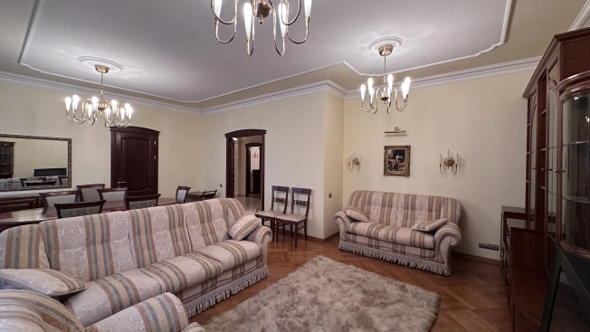 Купить квартиру в Москве. Вариант № 10619257, 0, площадь -  квм, цена 110000000 рублей