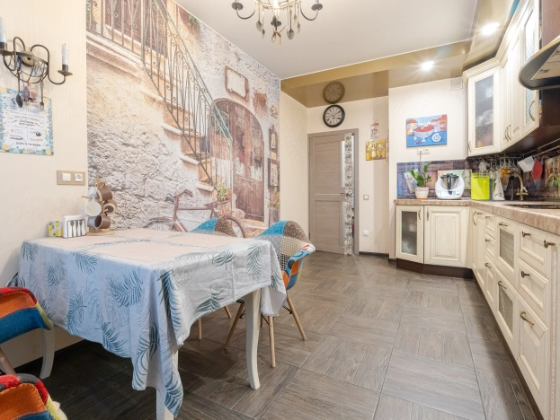 Купить трехкомнатную квартиру в Санкт-Петербурге. Вариант № 1980771, 24, площадь -  квм, цена 18900000 рублей