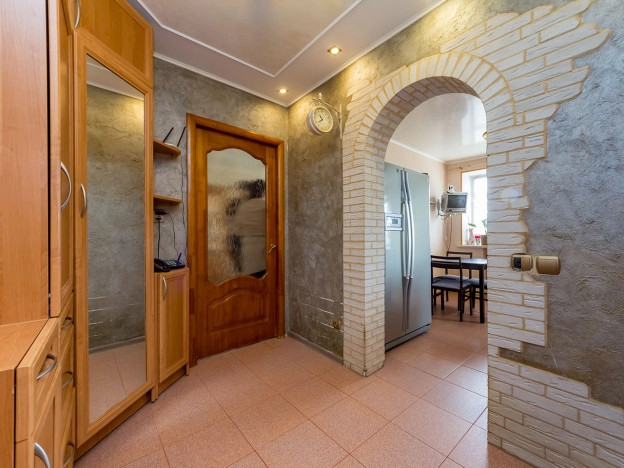 Купить трехкомнатную квартиру в Зеленоградске. Вариант № 10013, 28, площадь -  квм, цена 7900000 рублей