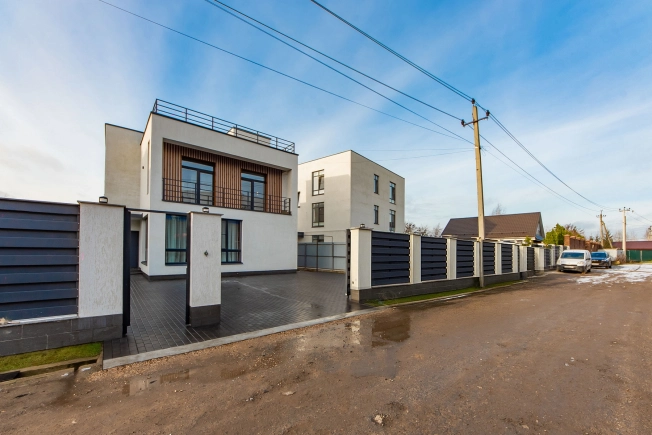 Купить дом в Москве. Вариант № 9823242, 1, площадь - квм, цена 35000000 рублей