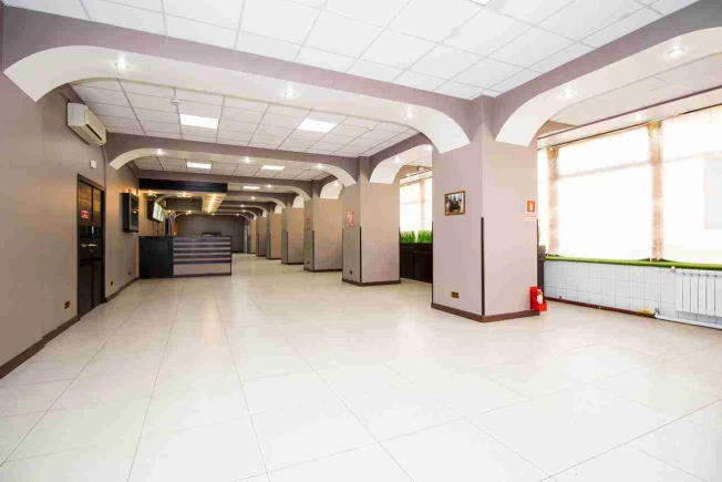 Снять торговые помещения в Микрорайоне Богдана Хмельницкого в Новосибирске. Вариант № 3018, 0, площадь -  квм, цена 750000 рублей