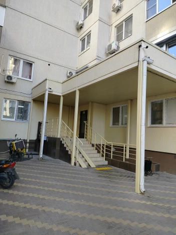 Купить однокомнатную квартиру на улице Магистральная в Краснодаре. Вариант № 6893042, 28, площадь -  квм, цена 5100000 рублей