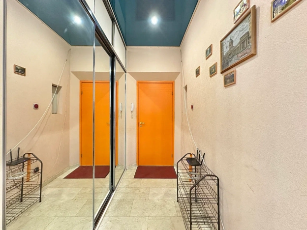 Купить однокомнатную квартиру в Санкт-Петербурге. Вариант № 9938003, 20, площадь -  квм, цена 8990000 рублей