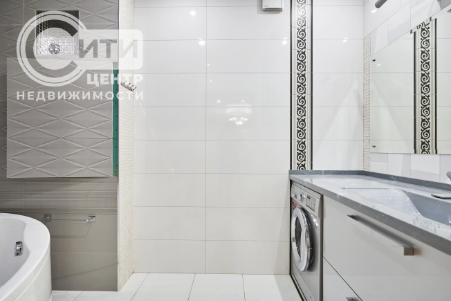 Купить четырехкомнатную квартиру в Воронеже. Вариант № 276585, 36, площадь - квм, цена 20250000 рублей