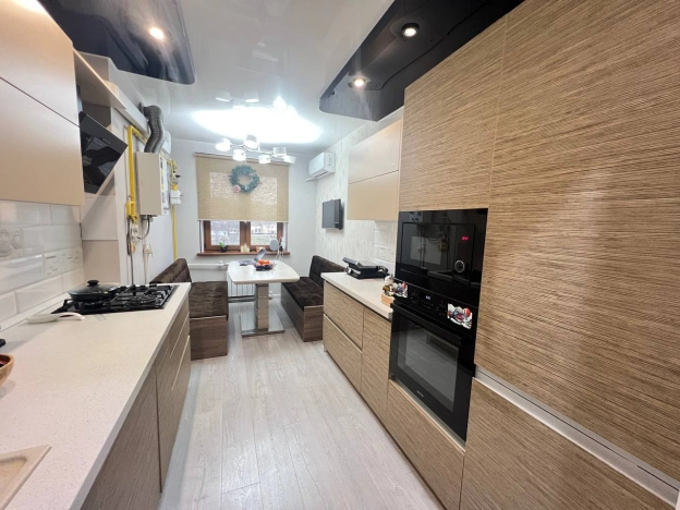 Купить трехкомнатную квартиру в Керчи. Вариант № 23566, 1, площадь - квм, цена 10400000 рублей