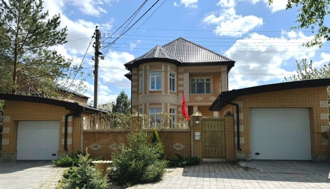 Купить дом в Омске. Вариант № 43317, 11, площадь -  квм, цена 27500000 рублей