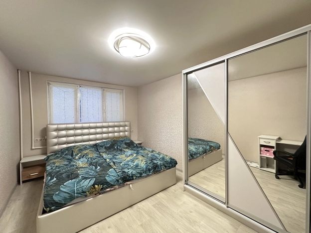 Купить двухкомнатную квартиру у метро Улица Дыбенко в Санкт-Петербурге. Вариант № 35060, 15, площадь -  квм, цена 8800000 рублей