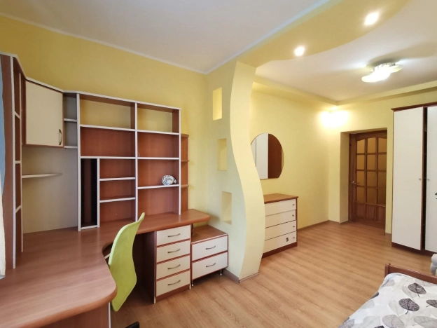 Купить трехкомнатную квартиру в Калуге. Вариант № 1918, 12, площадь -  квм, цена 11970000 рублей