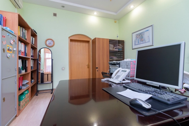 Купить коммерческую недвижимость свободного назначения в Омске. Вариант № 10108, 10, площадь -  квм, цена 49000000 рублей