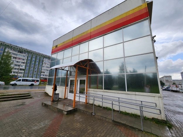 Купить торговые помещения в Сыктывкаре. Вариант № 2479458, 4, площадь -  квм, цена 2150000 рублей