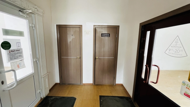 Снять торговые помещения в Микрорайоне Богдана Хмельницкого в Новосибирске. Вариант № 10207482, 8, площадь -  квм, цена 120000 рублей