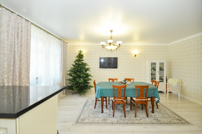 Купить таунхаус в Новосибирске. Вариант № 407447, 5, площадь -  квм, цена 30000000 рублей