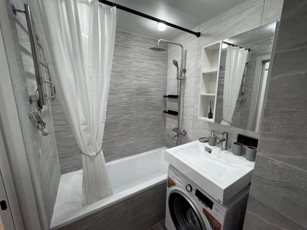 Купить квартиру в Москве. Вариант № 9955905, 11, площадь -  квм, цена 35000000 рублей