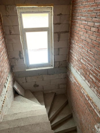 Купить дом в районе Калининский в Новосибирске. Вариант № 9155796, 4, площадь -  квм, цена 14000000 рублей