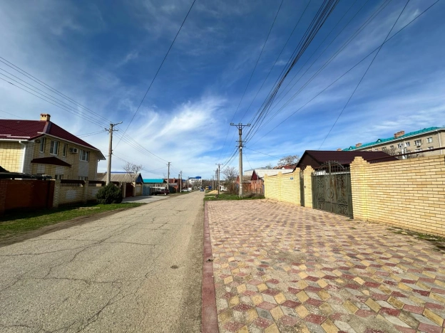 Купить дом на улице имени Б. Адучиева в Элисте. Вариант № 7137, 1, площадь -  квм, цена 10000000 рублей