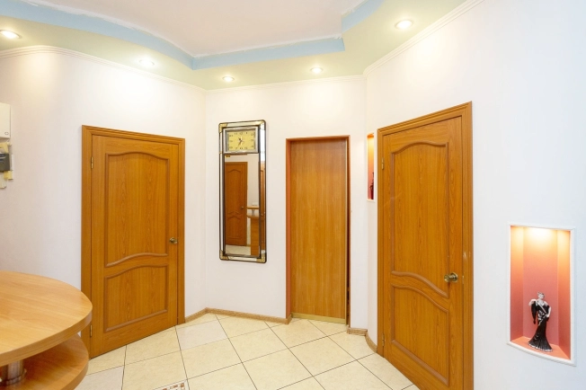 Купить коммерческую недвижимость свободного назначения в Калининграде. Вариант № 2464, 2, площадь -  квм, цена 13450000 рублей