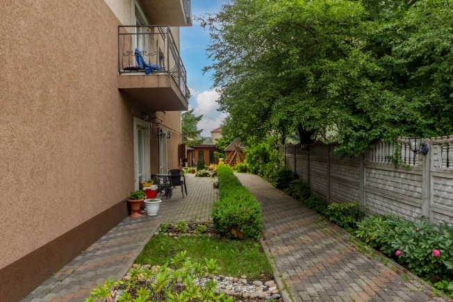 Купить двухкомнатную квартиру в районе Ленинградский в Калининградской области. Вариант № 51306, 20, площадь -  квм, цена 10390000 рублей