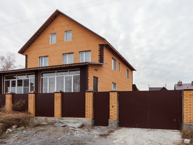 Купить дом на улице Благодарная в Бердске. Вариант № 12825, 47, площадь -  квм, цена 18500000 рублей