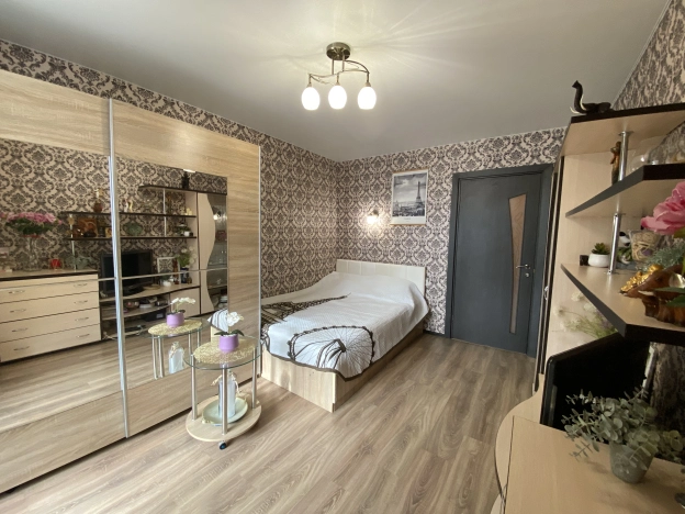 Купить четырехкомнатную квартиру в Калининграде. Вариант № 8129737, 2, площадь -  квм, цена 7799000 рублей