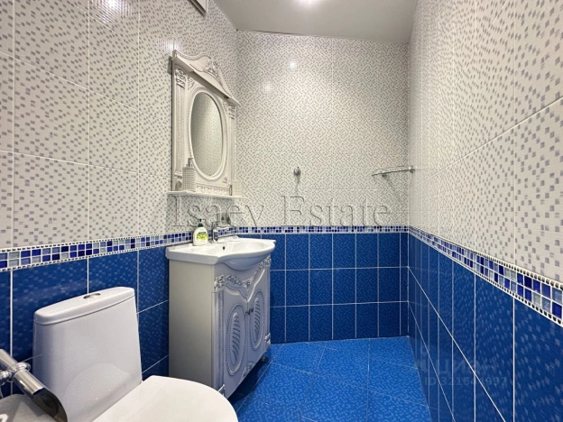 Купить трехкомнатную квартиру на вторичке в Микрорайоне 7А, район Северный в Москве. Вариант № 9840491, 11, площадь -  квм, цена 33999999 рублей