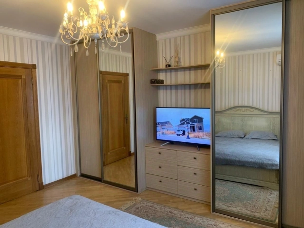 Купить квартиру в Москве. Вариант № 9323090, 8, площадь -  квм, цена 19650000 рублей