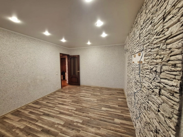 Купить двухкомнатную квартиру в Калужской области. Вариант № 8065689, 3, площадь -  квм, цена 4300000 рублей