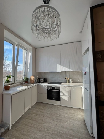 Купить трехкомнатную квартиру на улице Молодёжная в Республике Татарстан (татарстан). Вариант № 36542, 11, площадь -  квм, цена 6100000 рублей