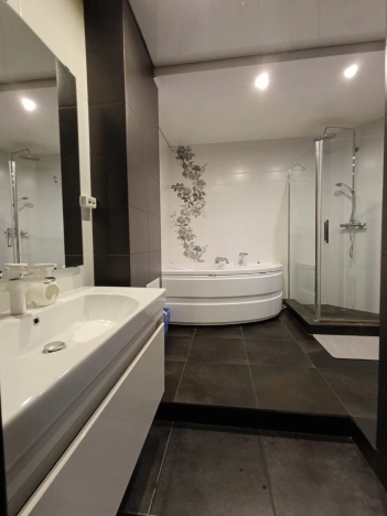 Купить двухкомнатную квартиру в Воронеже. Вариант № 9216709, 7, площадь - квм, цена 11500000 рублей