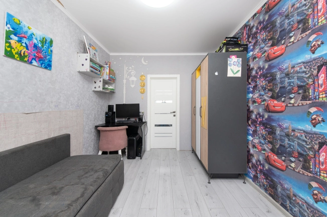 Купить четырехкомнатную квартиру в Челябинской области. Вариант № 3458188, 20, площадь -  квм, цена 3000000 рублей